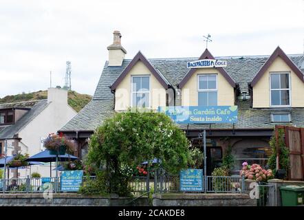 Mallaig, Scozia - 04 ottobre 2019. Il caffè del giardino del tè nel porto Mallaig, Highland Scozzese, Regno Unito Foto Stock