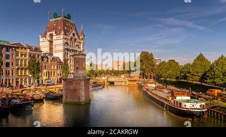 Edifici storici nel centro storico di Rotterdam AT Il canale Oude Haven Foto Stock