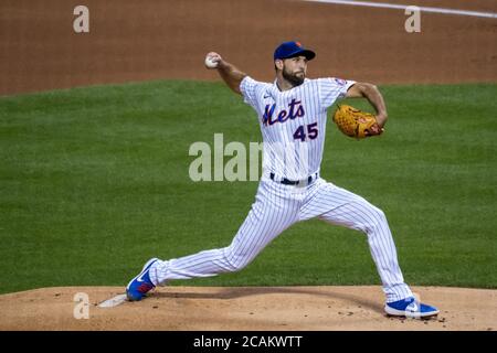 Queens, Stati Uniti. 07 agosto 2020. New York Mets lanciando il lanciatore Michael Wacha (45) piazzola nel primo inning contro i Miami Marlins a Citi Field a New York venerdì 7 agosto 2020. Foto di Corey Sipkin/UPI Credit: UPI/Alamy Live News Foto Stock