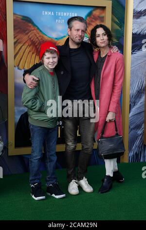 LOS ANGELES - GEN 11: Addison o'Dea, Minnie driver, Henry driver alla Premiere 'Dolittle' al Village Theatre il 11 gennaio 2020 a Westwood, CA Foto Stock