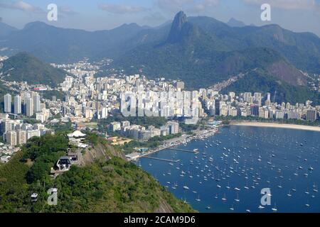 Brasile Rio de Janeiro - Vista dal Pan di zucchero a. Botafogo Beach e Marina Foto Stock