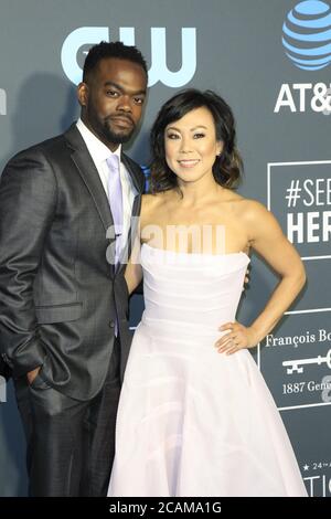 LOS ANGELES - GEN 13: William Jackson Harper, Ali Ahn al Critics Choice Awards al Barker Hanger il 13 gennaio 2019 a Santa Monica, CA Foto Stock