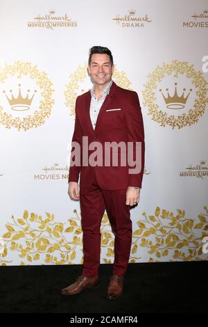 LOS ANGELES - 9 FEB: Brennan Elliott all'evento Hallmark Winter 2019 TCA alla Tournament House il 9 febbraio 2019 a Pasadena, California Foto Stock