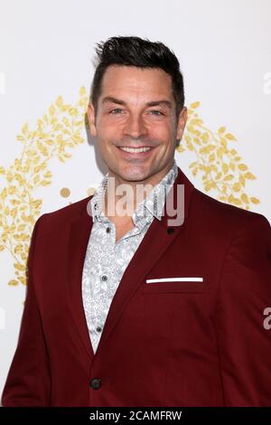 LOS ANGELES - 9 FEB: Brennan Elliott all'evento Hallmark Winter 2019 TCA alla Tournament House il 9 febbraio 2019 a Pasadena, California Foto Stock