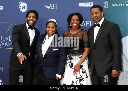 LOS ANGELES - 6 GIU: John David Washington, Katia Washington, Pauletta Washington, Denzel Washington al DFI Honours Denzel Washington al Dolby Theatre il 6 giugno 2019 a Los Angeles, California Foto Stock