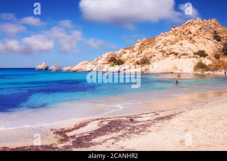 Spiaggia di Mikri Vigla sull'isola di Naxos, Grecia Foto Stock