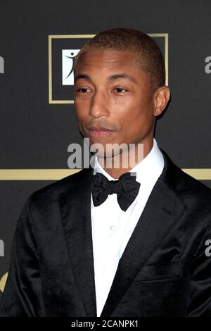 LOS ANGELES - OTT 12: Pharrell Williams al City of Hope Gala al Barker Hanger il 12 ottobre 2018 a Santa Monica, California Foto Stock