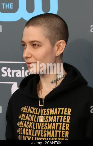 LOS ANGELES - GEN 11: Asia Kate Dillon al 23° Premio annuale Critics' Choice al Barker Hanger il 11 gennaio 2018 a Santa Monica, California Foto Stock