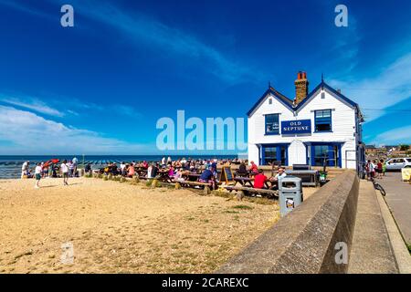 Il pub Old Neptune sulla spiaggia a Whitstable, Kent, Regno Unito Foto Stock