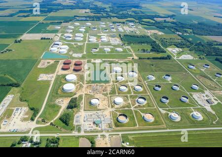 Foto aerea dell'impianto di stoccaggio del serbatoio di olio a Patoka, Illinois Foto Stock