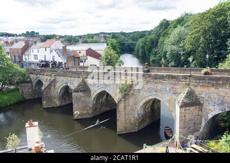 Elvet Bridge Over River Ware, Durham, County Durham, Inghilterra, Regno Unito Foto Stock