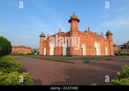 Stock-Photo-17esimo secolo Mughal tomba di Bibi pari a Lalbagh Fort noto anche come Kella Lalbag o Fort Aurangbad Fort complesso, Dhaka, Bangladesh. Foto Stock