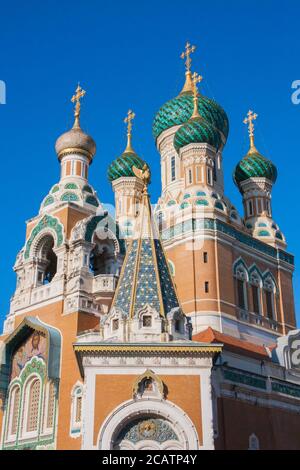 La Cattedrale ortodossa di San Nicola è una chiesa russa colorata e storica a Nizza, in Francia Foto Stock