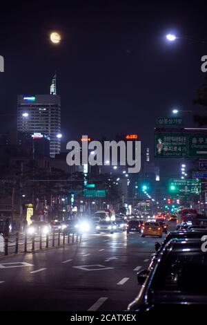 Seoul/Corea del Sud-18.10.2016:la notte seoul Street vista Foto Stock