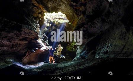 All'interno della grotta chiusa nel parco nazionale di Hallasan Foto Stock