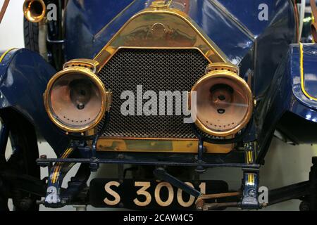 Primo piano del radiatore di un'auto d'epoca, una Belsize 1912 da 10 CV, Air and Space Gallery, Museum of Science and Industry, Manchester Foto Stock