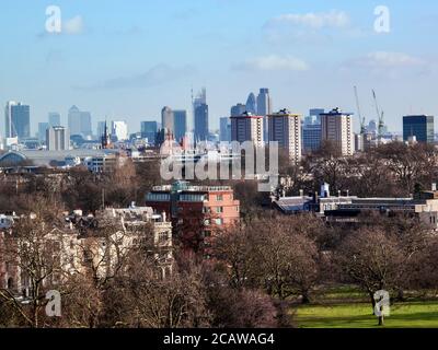 Londra, UK, 17 Gennaio 2010 : Vista dal Primrose Hill Regents Park dell'architettura e del quartiere finanziario che è una destinazione di viaggio popolare t Foto Stock