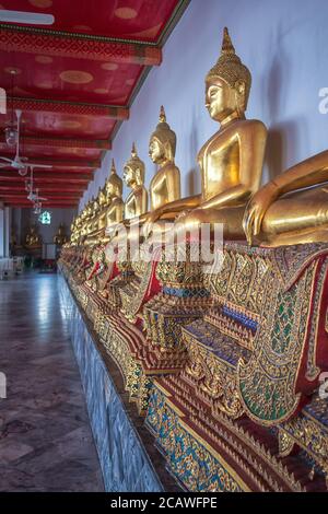 Golden Buddha Wat Pho, Bangkok, Thailandia Foto Stock