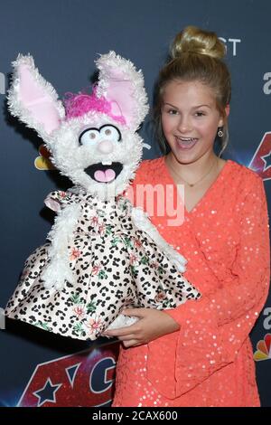 LOS ANGELES - 3 SETTEMBRE: Petunia, Darci Lynne Farmer al 'America's Got Talent' Season 14 Live Show Red Carpet al Dolby Theatre il 3 settembre 2019 a Los Angeles, California Foto Stock