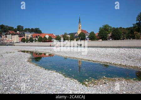 Geografia / viaggio, Germania, Baviera, Bad Toelz, vista a Bad Toelz con la chiesa parrocchiale Virgin Mary , Additional-Rights-Clearance-Info-not-available Foto Stock