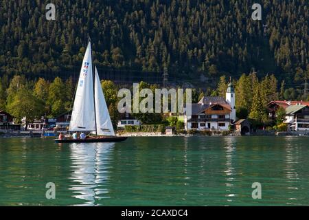 Geografia / viaggio, Germania, Baviera, Walchensee (Lago di Walchen), vista dalla penisola Zwergern acro, diritti-aggiuntivi-clearance-Info-non-disponibile Foto Stock