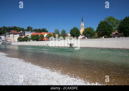 Geografia / viaggio, Germania, Baviera, Bad Toelz, vista a Bad Toelz con la chiesa parrocchiale Virgin Mary , Additional-Rights-Clearance-Info-not-available Foto Stock