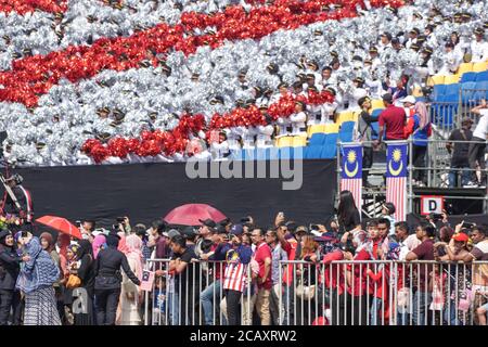 Putrajaya, Malesia – 31 agosto 2019: La festa della Merdeka è un evento colorato che si tiene in commemorazione della Giornata dell'Indipendenza della Malesia a DAT Foto Stock