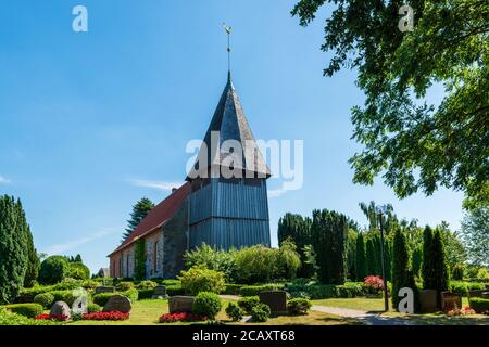 Romanische Kirche Peter & Paul aus dem 13. Jahrhundert a Sehestedt Schleswig-Holstein am Nord-Ostsee-Kanal Foto Stock