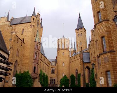 Cortile del Castello di Hohenzollern Foto Stock