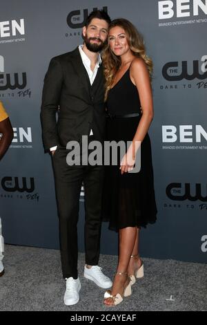 LOS ANGELES - 4 AGOSTO: Casey Deidrick, Perry Mattfeld al CW Summer TCA All-Star Party al Beverly Hilton Hotel il 4 agosto 2019 a Beverly Hills, California Foto Stock