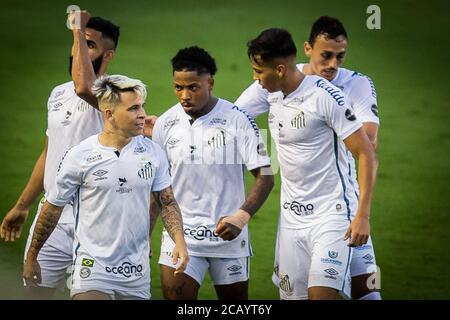 Santos, San Paolo, Brasile. 9 agosto 2020. (SPO) Football Match tra Santos e RB Bragantino. 9 agosto 2020, Santos, Sao Paulo, Brasile: Partita di calcio tra Santos e RB Bragantino per la Lega Nazionale Brasiliana, Serie A 2020, tenutasi allo stadio Urbano Caldeira, Vila Belmiro, Santos.Credit: Van Campos/Thenews2 Credit: Van Campos/TheNEWS2/ZUMA Wire/Alamy Live News Foto Stock