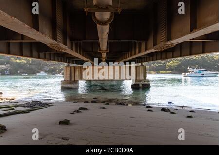 Sydney NSW Australia - 5° 2020 - Under Spit Bridge in un pomeriggio invernale soleggiato Foto Stock
