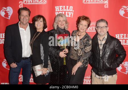 LOS ANGELES - GENNAIO 30: Jimmy Van Patten, Connie Needham, Dianne Kay, Laurie Walters, Adam Rich al 'Ciao Dolly!' Serata di apertura a Los Angeles presso il Pantages Theatre il 30 gennaio 2019 a Los Angeles, California Foto Stock