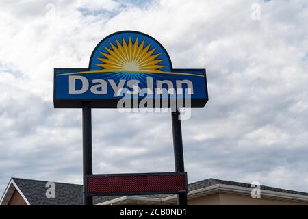 Wall, South Dakota - 24 luglio 2020: Cartello per un motel Days Inn. Si tratta di una catena alberghiera economica per viaggiatori in economia, grazie a Wyndham Foto Stock