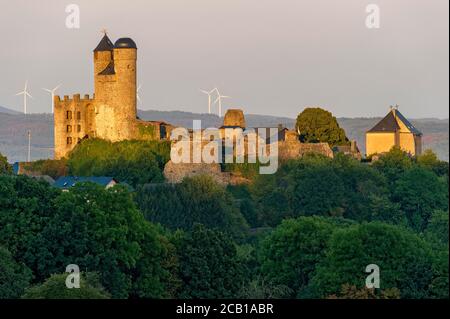 Rovine del castello medievale Greifenstein, Greifenstein, Dilltal, Westerwald, Geopark Westerwald-Lahn-Taunus, Assia, Germania Foto Stock