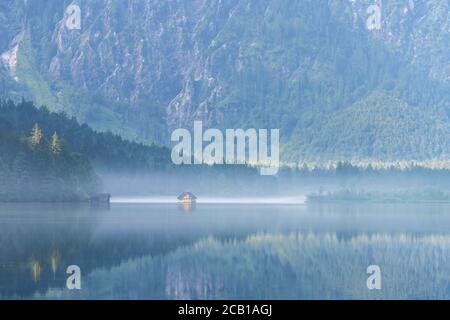 Loggia di pescatori in Almsee, Gruenau, Almtal, Salzkammergut, Austria superiore Foto Stock