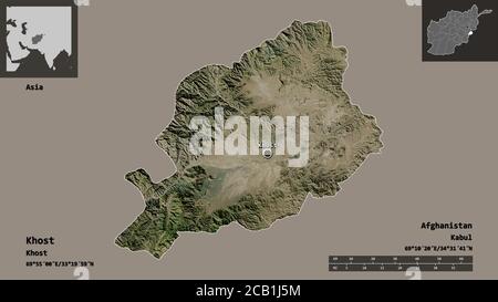 Forma di Khost, provincia dell'Afghanistan, e la sua capitale. Scala della distanza, anteprime ed etichette. Immagini satellitari. Rendering 3D Foto Stock