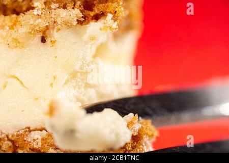 Foto macro dettagliata di Ginger Kisses, un pan di Spagna riempito di panna. Foto Stock