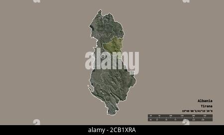 Forma desaturata dell'Albania con la sua capitale, la principale divisione regionale e la zona separata di Dibër. Etichette. Immagini satellitari. Rendering 3D Foto Stock