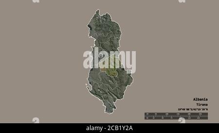 Forma desaturata dell'Albania con la sua capitale, la principale divisione regionale e la separata area Elbasan. Etichette. Immagini satellitari. Rendering 3D Foto Stock