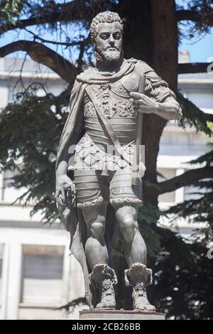 Statua di Filippo II di Spagna, scolpita da Francisco Coullaut nel 1964. Piazza San Pablo, Valladolid, Spagna Foto Stock