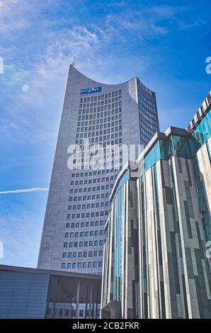 Chiesa universitaria e Torre MDR nella città di Lipsia Foto Stock