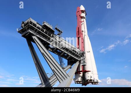 Astronave russa Vostok 1, monumento del primo razzo sovietico a VDNH a Mosca, Russia. Concetto di astronautica in URSS Foto Stock