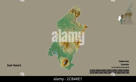 Forma di Sud-Ouest, regione del Camerun, con la sua capitale isolata su solido sfondo. Scala della distanza, anteprima della regione ed etichette. Rilievo topografico m Foto Stock