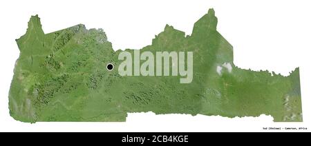 Forma di Sud, regione del Camerun, con la sua capitale isolata su sfondo bianco. Immagini satellitari. Rendering 3D Foto Stock