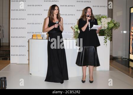 Jesinta Campbell 'Live a Beautiful Life' firma libro al David Jones Sydney store. Foto Stock