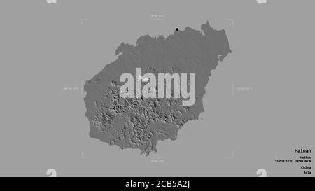 Area di Hainan, provincia della Cina, isolata su uno sfondo solido in un rettangolo di selezione georeferenziato. Etichette. Mappa elevazione bilivello. Rendering 3D Foto Stock