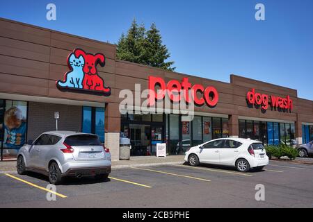 Un negozio Petco a Tigard, Oregon, visto il Lunedi, 10 agosto 2020. Petco Animal Supplies, Inc. È un rivenditore americano di animali domestici negli Stati Uniti. Foto Stock