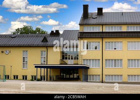 Alhainen School, Alhaisten Koulu, Salo, Finlandia all'inizio di agosto. La scuola di Alhainen è una scuola elementare di grado 1-6. Foto Stock