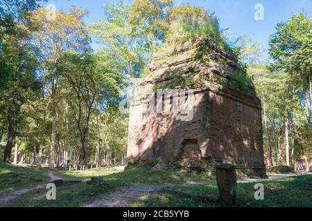 Kampong Thom, Cambogia - Sambor Prei Kuk a Kampong Thom, Cambogia. Fa parte della zona dei Templi di Sambor Prei Kuk, Patrimonio dell'Umanità. Foto Stock